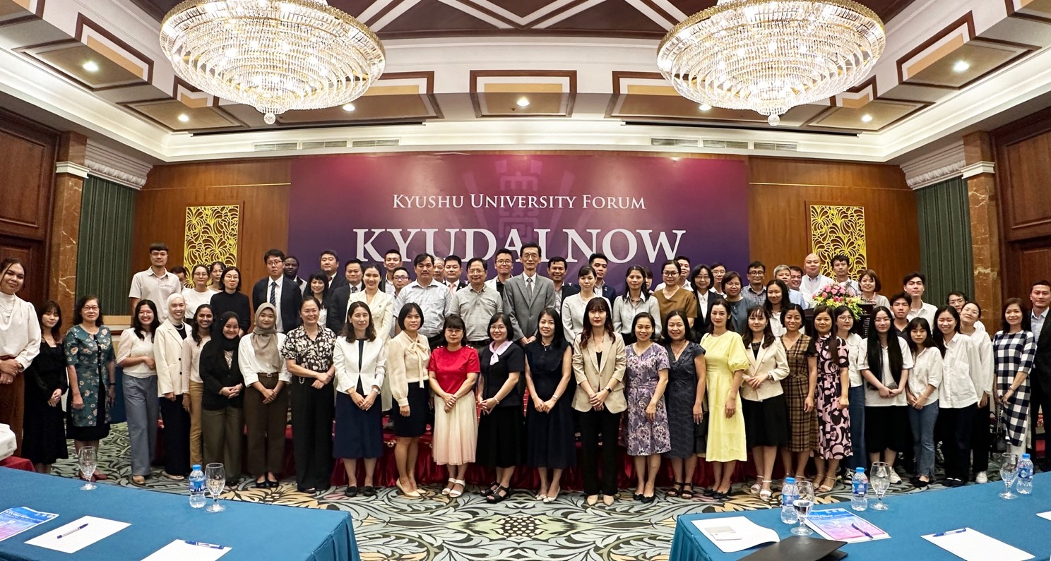 写真4. KYUDAI NOW in Hanoi, Vietnamシンポジウムの集合写真