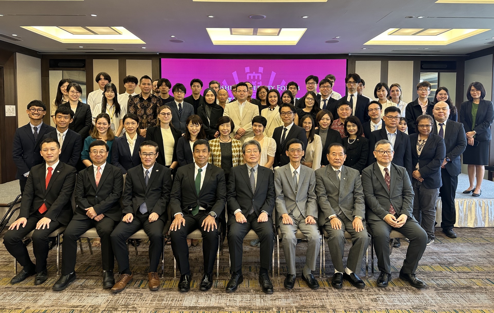 シンポジウムの集合写真（2024年3月12日）