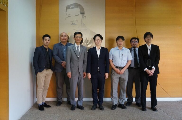 Photo 4: Visit to Thammasat University (morning, March 15)