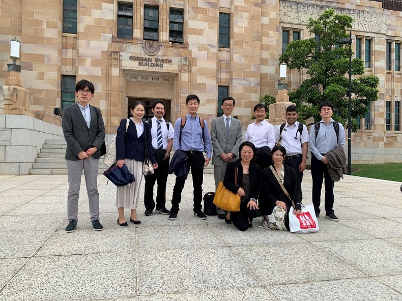 クイーンズランド大学の野北教授と九州大学UQ訪問メンバー
