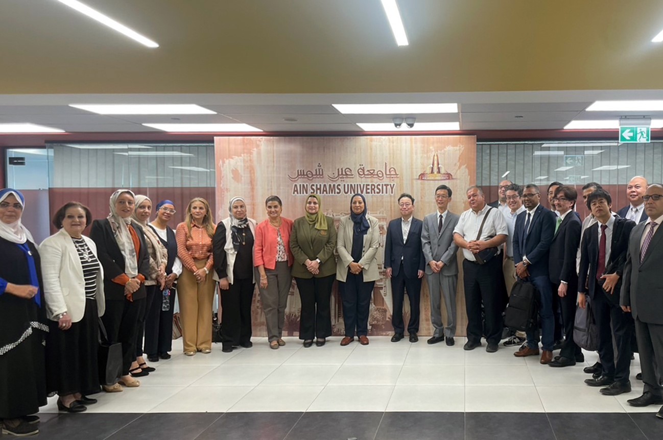 写真3. 本学と大学間交流協定を結んでいるアインシャムス大学への公式訪問（2024年11月14日）