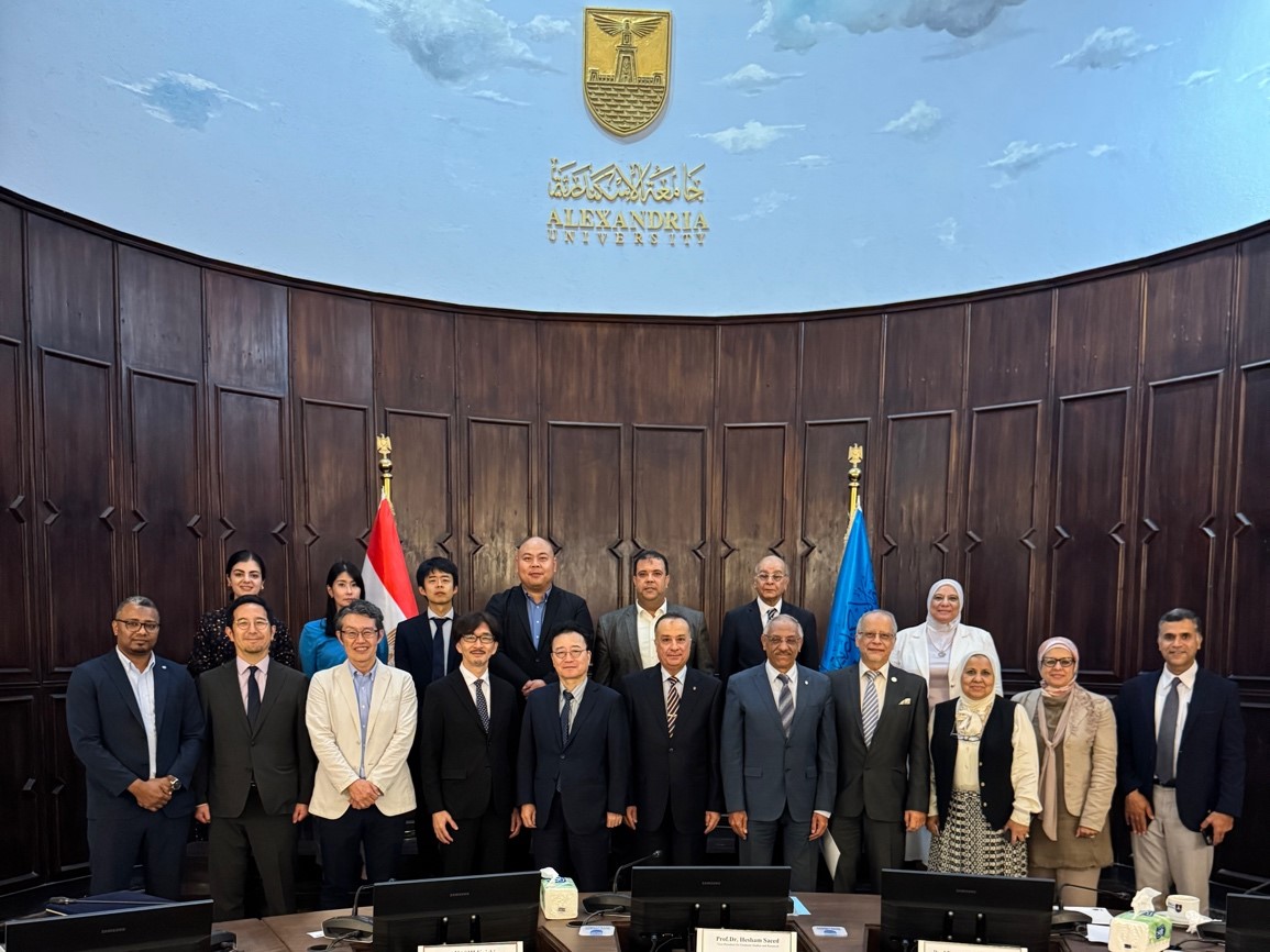 写真4. 本学と大学間交流協定を結んでいるアレキサンドリア大学への公式訪問（2024年11月17日）