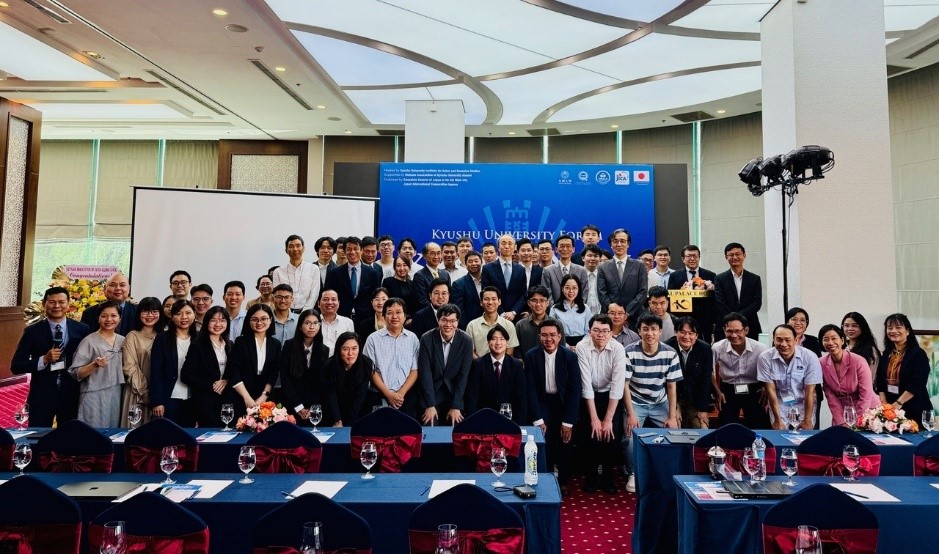 KYUDAI NOW フォーラムの集合写真