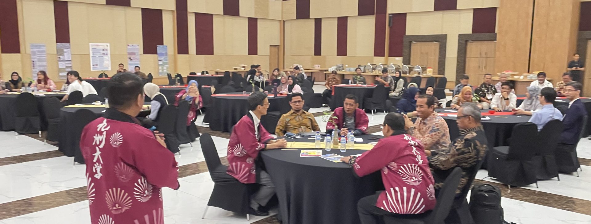 九大Now後の九大OB懇親会（２）