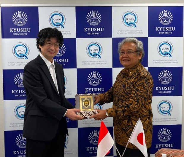 ８月２４日（水）に駐日インドネシア共和国特命全権大使（ヘリ・アフマディ大使）一行が九州大学伊都キャンパスを訪問しました。